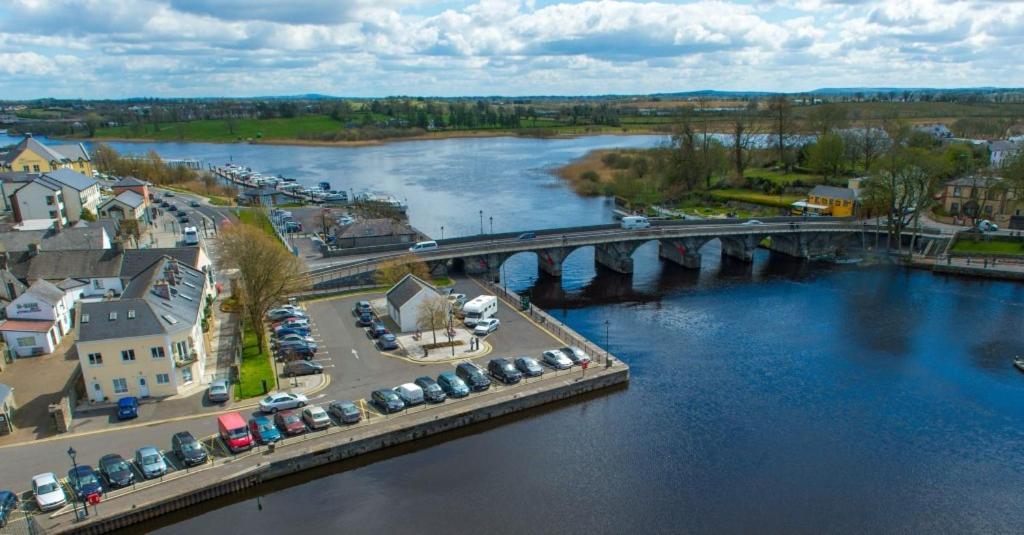 24 Beds In Carrick On Shannon 외부 사진